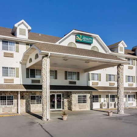 Quality Inn & Suites Arbor Extérieur photo