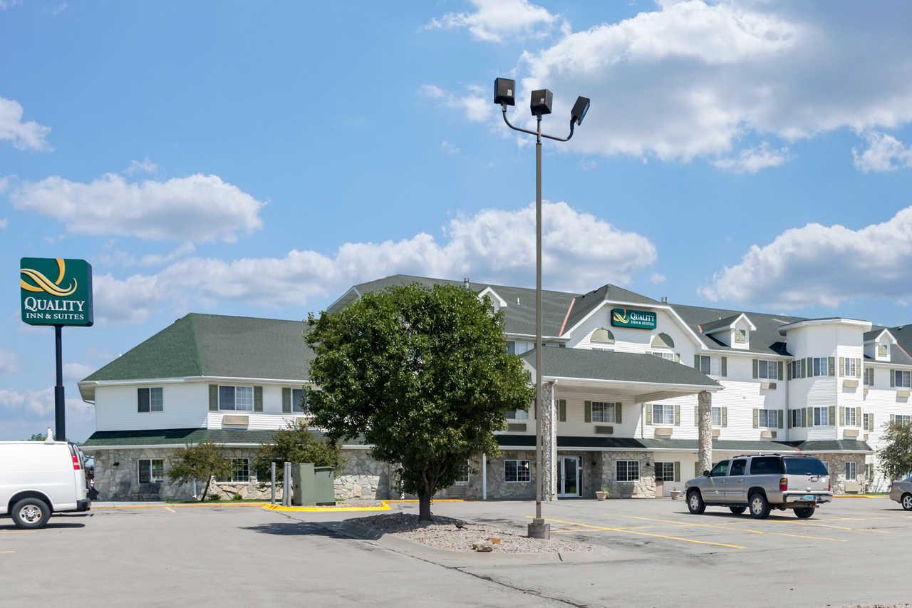 Quality Inn & Suites Arbor Extérieur photo