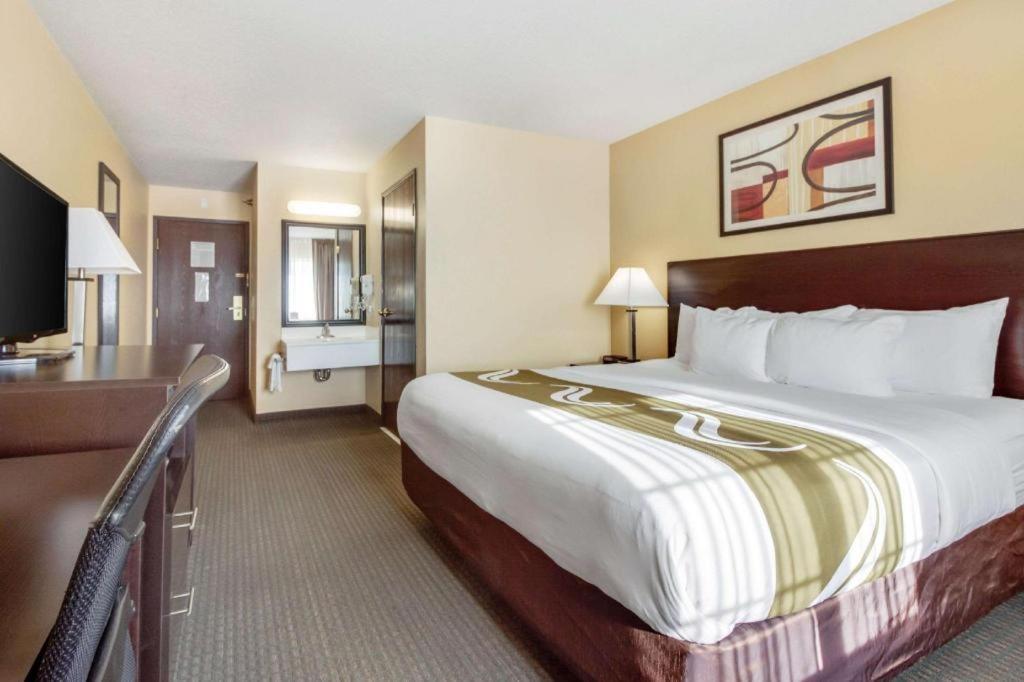 Quality Inn & Suites Arbor Extérieur photo