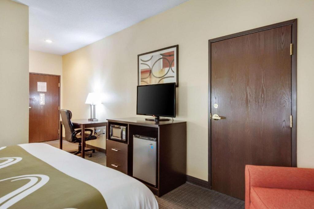 Quality Inn & Suites Arbor Extérieur photo