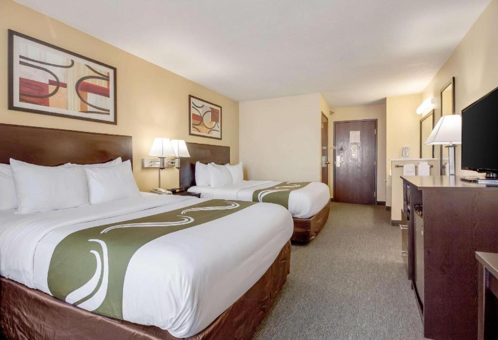 Quality Inn & Suites Arbor Extérieur photo