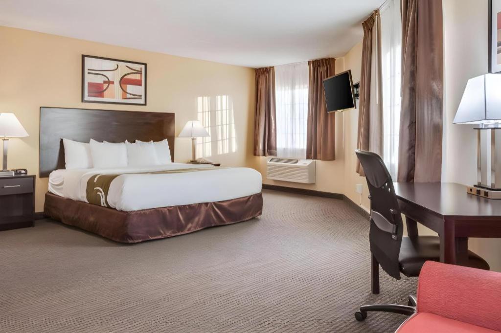 Quality Inn & Suites Arbor Extérieur photo