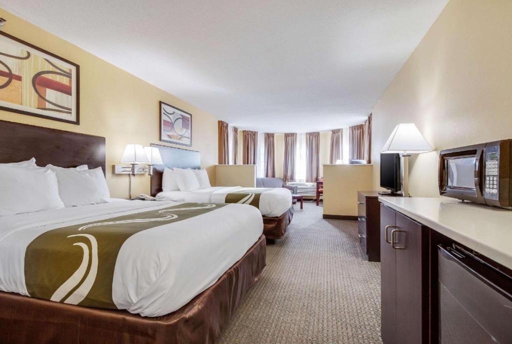 Quality Inn & Suites Arbor Extérieur photo