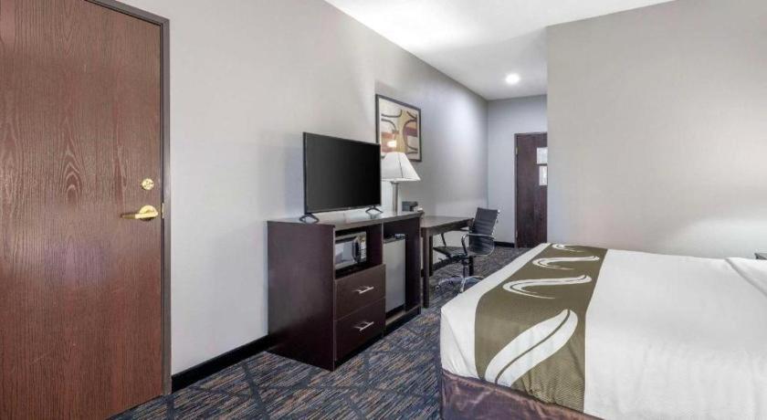 Quality Inn & Suites Arbor Extérieur photo