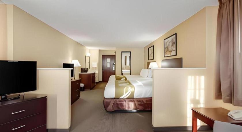 Quality Inn & Suites Arbor Extérieur photo