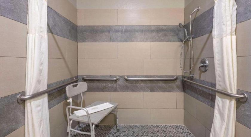 Quality Inn & Suites Arbor Extérieur photo